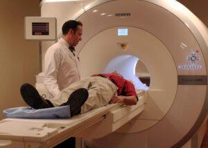 Cómo pagar sus facturas médicas después de una lesión cerebral traumática