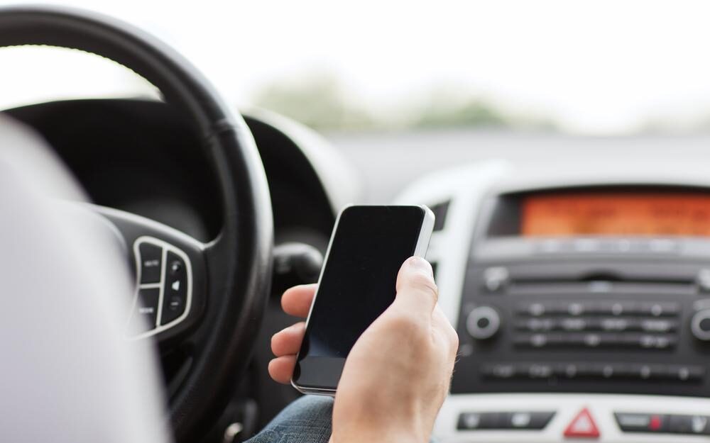 Distracted Driving Accidents During the Holiday Season in Kansas City